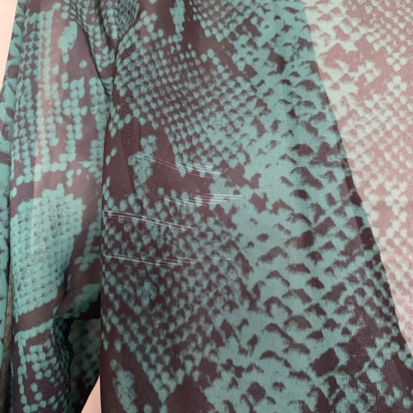 Snakeskin Print Plunge Front Shirt - Picture 3 of 4